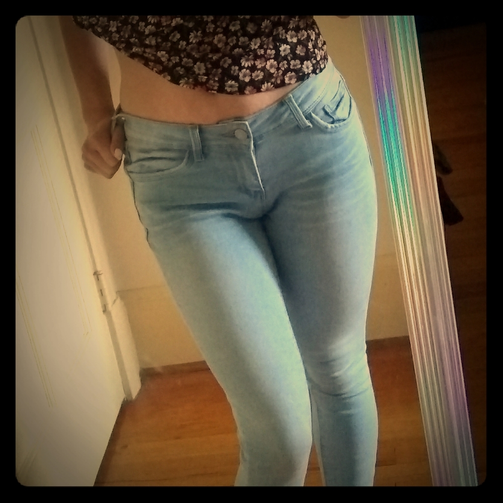 Light washed denim skinny jeans